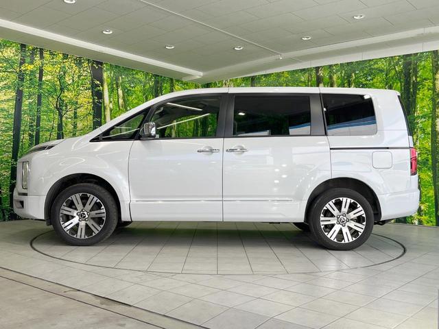 デリカＤ：５ Ｐ　４ＷＤ　ディーゼル（軽油）　ＳＤナビ　衝突被害軽減システム　レーダークルーズ　バックカメラ　両側電動ドア　スマートキー　ＬＥＤヘッド　ＥＴＣ　パワーシート　純正１８インチアルミ　車線逸脱警報（29枚目）