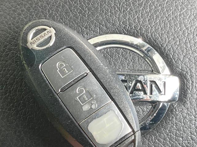 ノート Ｘ　ＤＩＧ－Ｓ　ナビ　スマートキー　ＥＴＣ　純正１４インチアルミ　オートエアコン　アイドリングストップ　ＣＤ　電動格納ミラー　トラクションコントロール（4枚目）