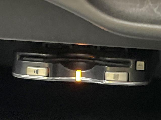 ノート Ｘ　ＤＩＧ－Ｓ　ナビ　スマートキー　ＥＴＣ　純正１４インチアルミ　オートエアコン　アイドリングストップ　ＣＤ　電動格納ミラー　トラクションコントロール（6枚目）