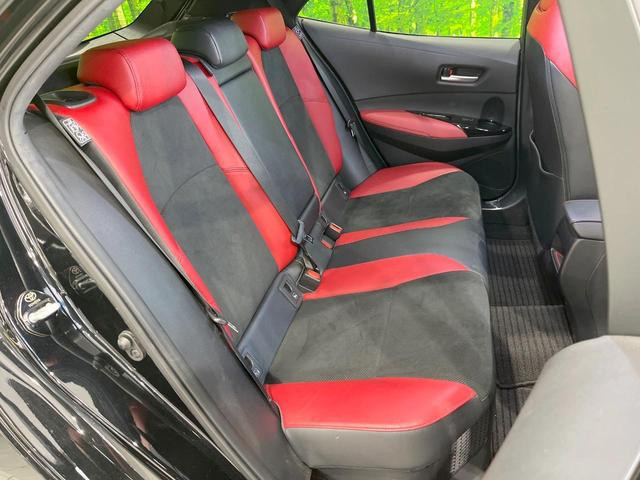 �R���p�N�g�J�[�ł����A�Z�J���h�V�[�g�͏\���ȍL����������K�ɂ���肢�������܂���V�[�g��|���đ傫�ȉו���ς񂾂�ƁA�p�r�̕����L���P��ł��B