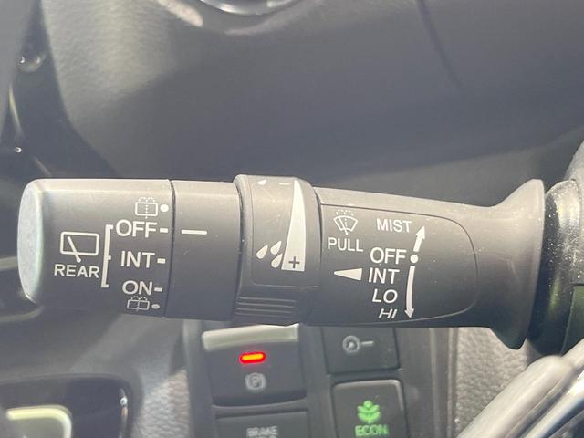 N-BOXカスタム L 純正SDナビ バックカメラ 衝突被害軽減システム 禁煙車 シートヒーター コーナーセンサー スマートキー LEDヘッド ビルトインETC クルコン 純正14インチアルミ 車線逸脱警報 オートライト(32枚目)