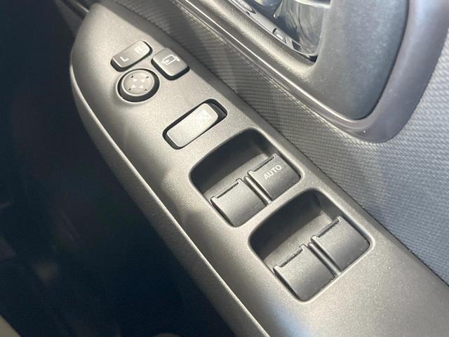 ワゴンＲスマイル ハイブリッドＳリミテッド　両側電動ドア　衝突被害軽減システム　禁煙車　シートヒーター　コーナーセンサー　スマートキー　ＬＥＤヘッド　ビルトインＥＴＣ　車線逸脱警報　オートライト　オートエアコン　ＣＤ（29枚目）