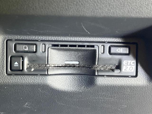 ヴェルファイアハイブリッド Ｚ　プレミア　ガラスルーフ　両側電動ドア　全周囲カメラ　衝突被害軽減システム　レーダークルーズ　禁煙車　電動リアゲート　レザーシート　前席シートエアコン　リアシートエアコン　コーナーセンサー　スマートキー（7枚目）