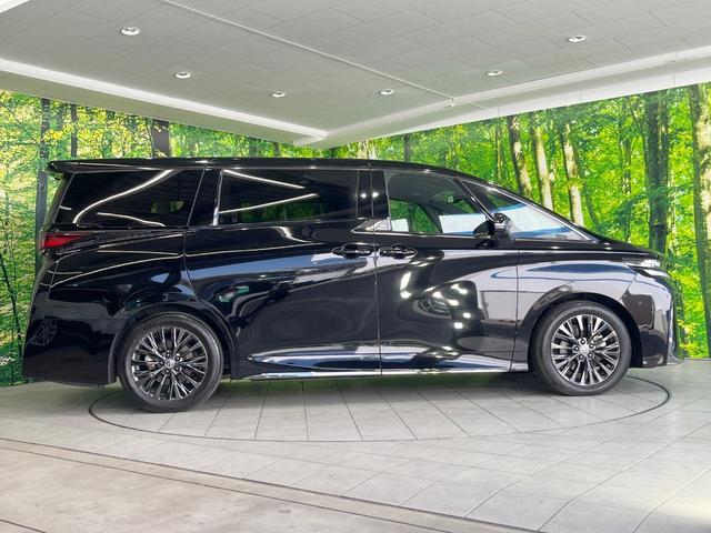 ヴェルファイアハイブリッド Ｚ　プレミア　ガラスルーフ　両側電動ドア　全周囲カメラ　衝突被害軽減システム　レーダークルーズ　禁煙車　電動リアゲート　レザーシート　前席シートエアコン　リアシートエアコン　コーナーセンサー　スマートキー（25枚目）