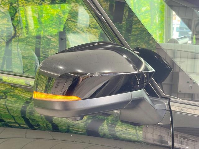 ヴェルファイアハイブリッド Ｚ　プレミア　ガラスルーフ　両側電動ドア　全周囲カメラ　衝突被害軽減システム　レーダークルーズ　禁煙車　電動リアゲート　レザーシート　前席シートエアコン　リアシートエアコン　コーナーセンサー　スマートキー（26枚目）