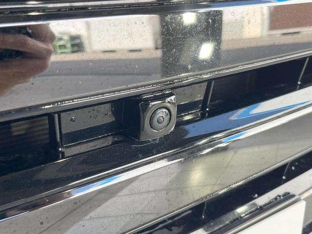 ヴェルファイアハイブリッド Ｚ　プレミア　ガラスルーフ　両側電動ドア　全周囲カメラ　衝突被害軽減システム　レーダークルーズ　禁煙車　電動リアゲート　レザーシート　前席シートエアコン　リアシートエアコン　コーナーセンサー　スマートキー（28枚目）