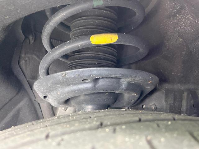 ヴェルファイアハイブリッド Ｚ　プレミア　ガラスルーフ　両側電動ドア　全周囲カメラ　衝突被害軽減システム　レーダークルーズ　禁煙車　電動リアゲート　レザーシート　前席シートエアコン　リアシートエアコン　コーナーセンサー　スマートキー（32枚目）