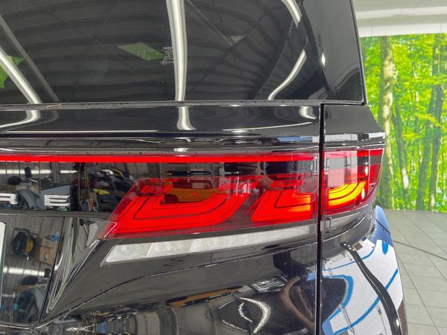 ヴェルファイアハイブリッド Ｚ　プレミア　ガラスルーフ　両側電動ドア　全周囲カメラ　衝突被害軽減システム　レーダークルーズ　禁煙車　電動リアゲート　レザーシート　前席シートエアコン　リアシートエアコン　コーナーセンサー　スマートキー（54枚目）