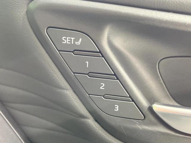 ヴェルファイアハイブリッド Ｚ　プレミア　ガラスルーフ　両側電動ドア　全周囲カメラ　衝突被害軽減システム　レーダークルーズ　禁煙車　電動リアゲート　レザーシート　前席シートエアコン　リアシートエアコン　コーナーセンサー　スマートキー（61枚目）