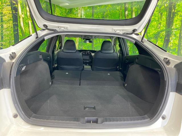 プリウス Ｓツーリングセレクション　純正ＳＤナビ　バックカメラ　衝突被害軽減システム　レーダークルーズ　禁煙車　シートヒーター　コーナーセンサー　スマートキー　ＬＥＤヘッド　ビルトインＥＴＣ　純正１７インチアルミ　オートハイビーム（10枚目）