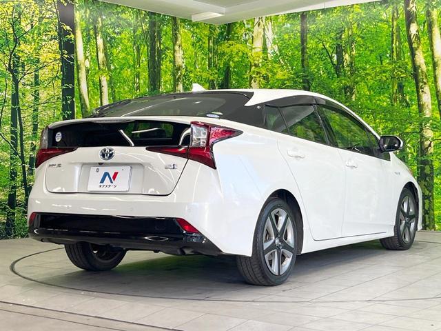 プリウス Ｓツーリングセレクション　純正ＳＤナビ　バックカメラ　衝突被害軽減システム　レーダークルーズ　禁煙車　シートヒーター　コーナーセンサー　スマートキー　ＬＥＤヘッド　ビルトインＥＴＣ　純正１７インチアルミ　オートハイビーム（17枚目）