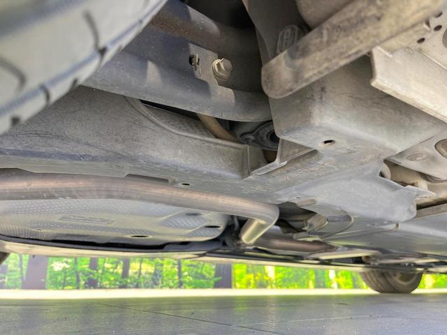 プリウス Ｓツーリングセレクション　純正ＳＤナビ　バックカメラ　衝突被害軽減システム　レーダークルーズ　禁煙車　シートヒーター　コーナーセンサー　スマートキー　ＬＥＤヘッド　ビルトインＥＴＣ　純正１７インチアルミ　オートハイビーム（31枚目）