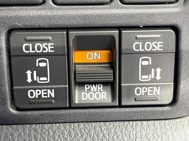 ヴォクシー ＺＳ　煌ＩＩ　両側電動ドア　ＳＤナビ　後席モニター　バックカメラ　衝突被害軽減システム　禁煙車　コーナーセンサー　スマートキー　ＬＥＤヘッド　ビルトインＥＴＣ　クルコン　純正１６インチアルミ　車線逸脱警報（6枚目）