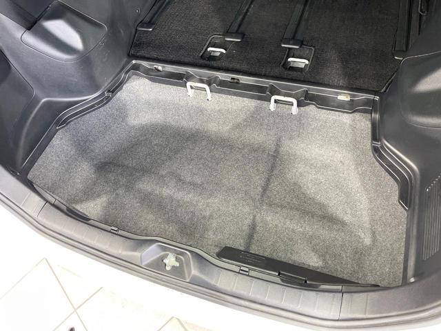 ヴォクシー ＺＳ　煌ＩＩ　両側電動ドア　ＳＤナビ　後席モニター　バックカメラ　衝突被害軽減システム　禁煙車　コーナーセンサー　スマートキー　ＬＥＤヘッド　ビルトインＥＴＣ　クルコン　純正１６インチアルミ　車線逸脱警報（59枚目）