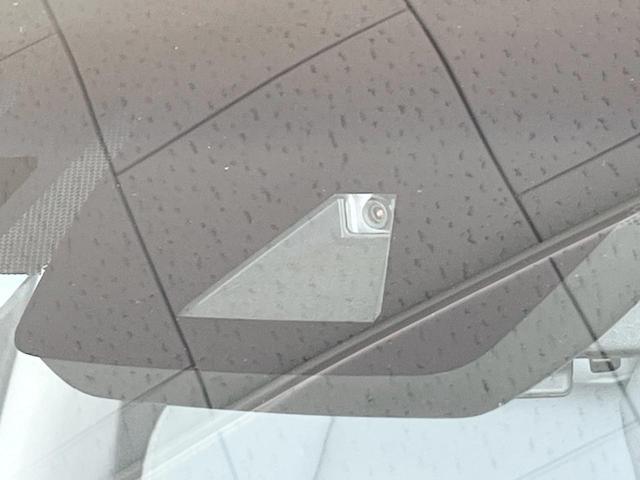 �y�g���^�Z�[�t�e�B�Z���X�z���s���ɑO���̎ԗ�����F�����A�Փ˂������Ȏ��͌x��ƃu���[�L�ŏՓˉ���Ɣ�Q�y�����A�V�X�g�B�����S�Ƀh���C�u�����y���݂��������܂��B