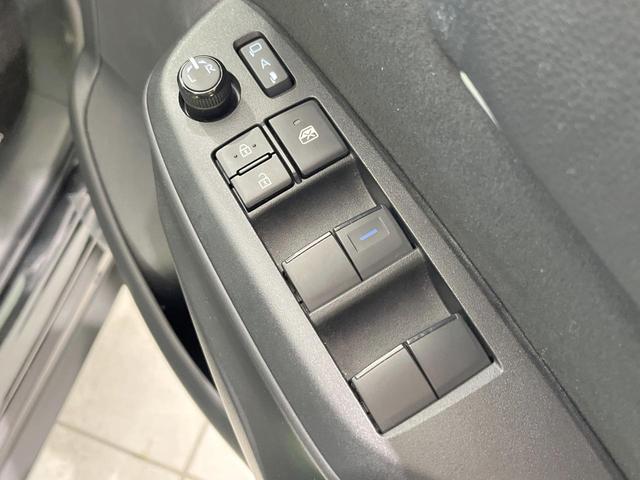 ヤリスクロス ハイブリッドZ 全周囲カメラ 衝突被害軽減システム レーダークルーズ 禁煙車 ハーフレザーシート パワーシート コーナーセンサー スマートキー LEDヘッド ビルトインETC 純正18インチアルミ オートハイビーム(51枚目)