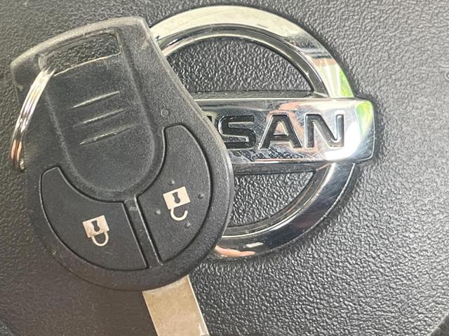 ジューク １５ＲＸ　バックカメラ　禁煙車　ビルトインＥＴＣ　オートライト　オートエアコン　ＣＤ　地デジ　キーレス　盗難防止装置　トラクションコントロール（7枚目）