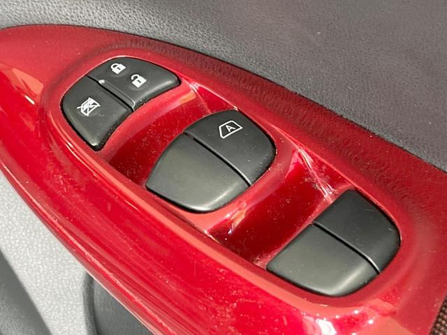 ジューク １５ＲＸ　バックカメラ　禁煙車　ビルトインＥＴＣ　オートライト　オートエアコン　ＣＤ　地デジ　キーレス　盗難防止装置　トラクションコントロール（33枚目）