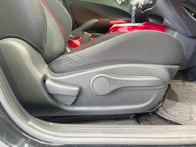 ジューク １５ＲＸ　バックカメラ　禁煙車　ビルトインＥＴＣ　オートライト　オートエアコン　ＣＤ　地デジ　キーレス　盗難防止装置　トラクションコントロール（34枚目）