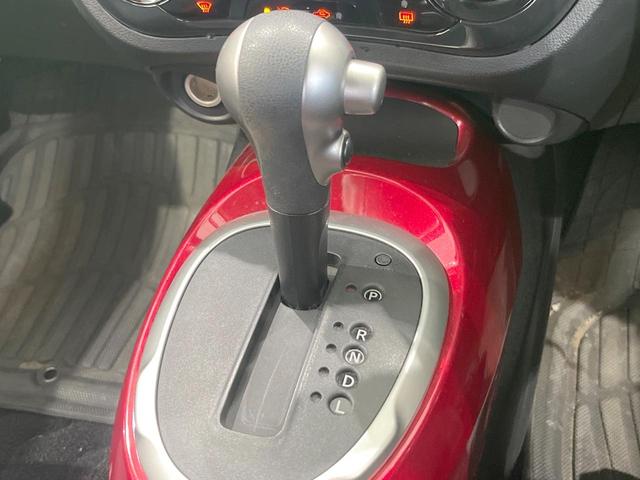 ジューク １５ＲＸ　バックカメラ　禁煙車　ビルトインＥＴＣ　オートライト　オートエアコン　ＣＤ　地デジ　キーレス　盗難防止装置　トラクションコントロール（40枚目）