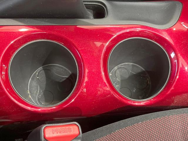 ジューク １５ＲＸ　バックカメラ　禁煙車　ビルトインＥＴＣ　オートライト　オートエアコン　ＣＤ　地デジ　キーレス　盗難防止装置　トラクションコントロール（46枚目）