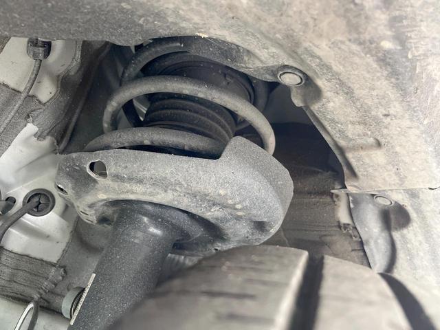 プリウス Ｚ　モデリスタエアロ　全周囲カメラ　衝突被害軽減システム　レーダークルーズ　禁煙車　レザーシート　前席シートエアコン　パワーシート　ドラレコ　コーナーセンサー　スマートキー　ＬＥＤヘッド　ＥＴＣ２．０（21枚目）