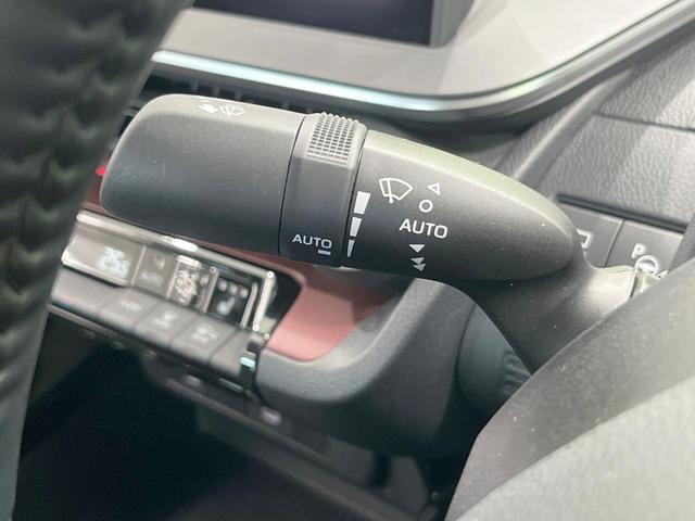 プリウス Ｚ　モデリスタエアロ　全周囲カメラ　衝突被害軽減システム　レーダークルーズ　禁煙車　レザーシート　前席シートエアコン　パワーシート　ドラレコ　コーナーセンサー　スマートキー　ＬＥＤヘッド　ＥＴＣ２．０（49枚目）