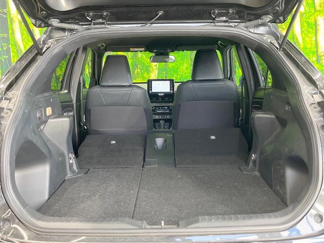 ヤリスクロス ハイブリッドＺ　バックカメラ　衝突被害軽減システム　レーダークルーズ　禁煙車　ハーフレザーシート　コーナーセンサー　スマートキー　ＬＥＤヘッド　ビルトインＥＴＣ　純正１８インチアルミ　オートハイビーム　車線逸脱警報（10枚目）