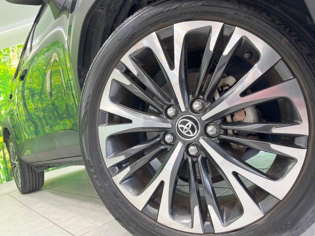 ヤリスクロス ハイブリッドＺ　バックカメラ　衝突被害軽減システム　レーダークルーズ　禁煙車　ハーフレザーシート　コーナーセンサー　スマートキー　ＬＥＤヘッド　ビルトインＥＴＣ　純正１８インチアルミ　オートハイビーム　車線逸脱警報（13枚目）