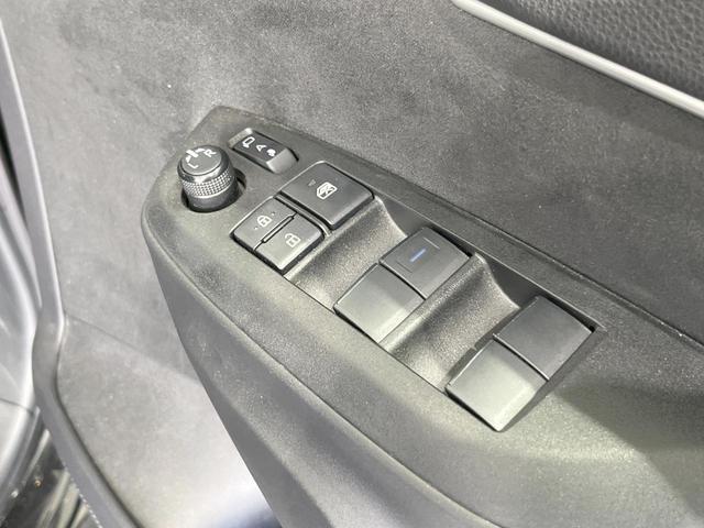 ヤリスクロス ハイブリッドＺ　バックカメラ　衝突被害軽減システム　レーダークルーズ　禁煙車　ハーフレザーシート　コーナーセンサー　スマートキー　ＬＥＤヘッド　ビルトインＥＴＣ　純正１８インチアルミ　オートハイビーム　車線逸脱警報（34枚目）