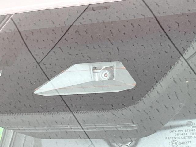 �y�g���^�Z�[�t�e�B�Z���X�z���s���ɑO���̎ԗ�����F�����A�Փ˂������Ȏ��͌x��ƃu���[�L�ŏՓˉ���Ɣ�Q�y�����A�V�X�g�B�����S�Ƀh���C�u�����y���݂��������܂��B