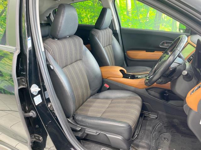 ヴェゼル ハイブリッドＺ・ホンダセンシング　ホンダセンシングレス　ＳＤナビ　バックカメラ　ハーフレザーシート　スマートキー　ＬＥＤヘッド　ビルトインＥＴＣ　クルコン　純正１７インチアルミ　オートライト　デュアルエアコン　ＤＶＤ再生　フルセグ（8枚目）
