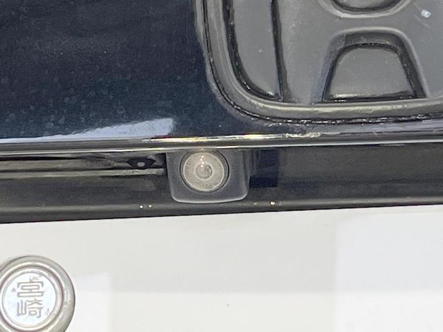 ヴェゼル ハイブリッドＺ・ホンダセンシング　ホンダセンシングレス　ＳＤナビ　バックカメラ　ハーフレザーシート　スマートキー　ＬＥＤヘッド　ビルトインＥＴＣ　クルコン　純正１７インチアルミ　オートライト　デュアルエアコン　ＤＶＤ再生　フルセグ（32枚目）