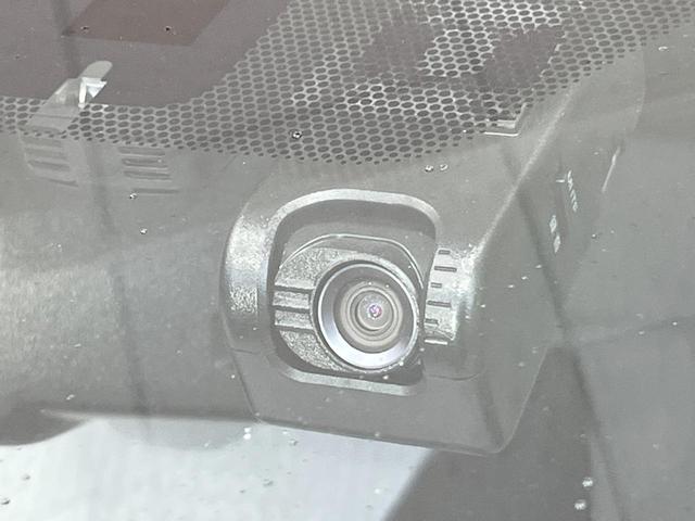 プリウス Ｓセーフティプラス　バックカメラ　衝突被害軽減システム　レーダークルーズ　禁煙車　ドラレコ　コーナーセンサー　スマートキー　ＬＥＤヘッド　ビルトインＥＴＣ　純正１５インチアルミ　オートハイビーム（26枚目）