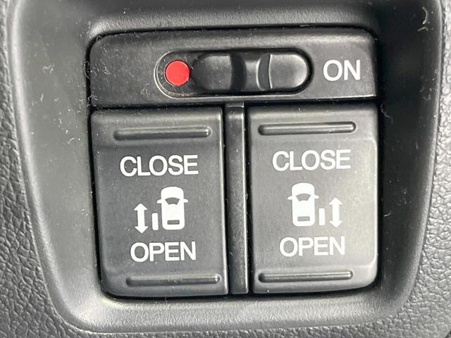 Ｎ－ＢＯＸカスタム Ｇ・ターボＬパッケージ　両側電動ドア　純正ＳＤナビ　バックカメラ　１００Ｖ電源　衝突被害軽減システム　禁煙車　ハーフレザーシート　ドラレコ　スマートキー　ＨＩＤヘッド　ビルトインＥＴＣ　クルコン　純正１５インチアルミ（6枚目）