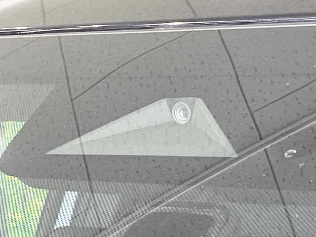 �y�O�H��-�`�����������z���s���ɑO���̎ԗ�����F�����A�Փ˂������Ȏ��͌x��ƃu���[�L�ŏՓˉ���Ɣ�Q�y�����A�V�X�g�B�����S�Ƀh���C�u�����y���݂��������܂��B