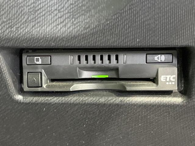 アクア Ｇソフトレザーセレクション　純正ＳＤナビ　バックカメラ　衝突被害軽減システム　レーダークルーズ　禁煙車　レザーシート　ドラレコ　コーナーセンサー　スマートキー　ＬＥＤヘッド　ビルトインＥＴＣ　純正１５インチアルミ（7枚目）