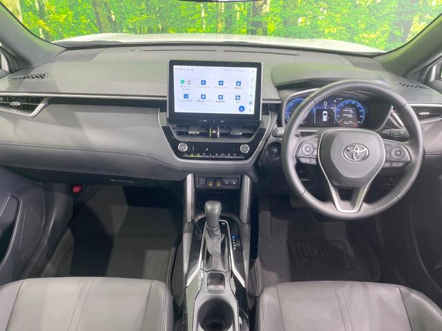 カローラクロス ハイブリッド　Ｚ　純正ナビ機能付ＤＡ　衝突被害軽減システム　レーダークルーズ　全周囲カメラ　電動リアゲート　ハーフレザーシート　全席シートヒーター　パワーシート　ドラレコ　コーナーセンサー　スマートキー　ＬＥＤヘッド（2枚目）