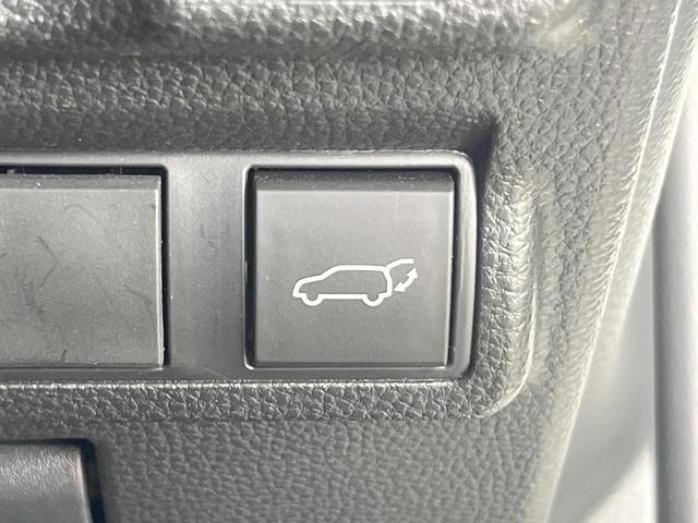 カローラクロス ハイブリッド　Ｚ　純正ナビ機能付ＤＡ　衝突被害軽減システム　レーダークルーズ　全周囲カメラ　電動リアゲート　ハーフレザーシート　全席シートヒーター　パワーシート　ドラレコ　コーナーセンサー　スマートキー　ＬＥＤヘッド（7枚目）