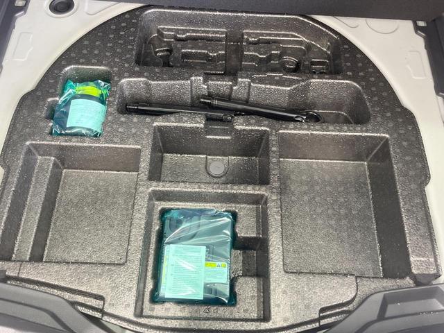 カローラクロス ハイブリッド　Ｚ　純正ナビ機能付ＤＡ　衝突被害軽減システム　レーダークルーズ　全周囲カメラ　電動リアゲート　ハーフレザーシート　全席シートヒーター　パワーシート　ドラレコ　コーナーセンサー　スマートキー　ＬＥＤヘッド（54枚目）