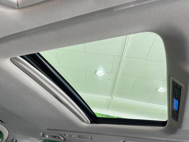 アルファード ２．５Ｓ　Ａパッケージ　サンルーフ　両側電動ドア　バックカメラ　衝突被害軽減システム　レーダークルーズ　コーナーセンサー　スマートキー　ＬＥＤヘッド　ビルトインＥＴＣ　純正１８インチアルミ　オートハイビーム　車線逸脱警報（3枚目）