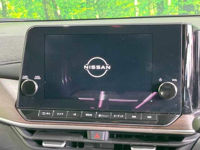 オーラ Ｇ　全周囲カメラ　衝突被害軽減システム　禁煙車　パワーシート　コーナーセンサー　スマートキー　ＬＥＤヘッド　ＥＴＣ２．０　クルコン　純正１７インチアルミ　オートハイビーム　オートライト　オートエアコン（4枚目）