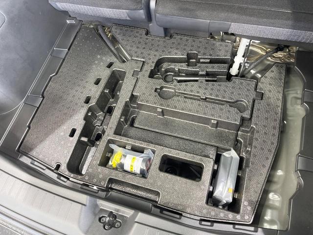 オーラ Ｇ　全周囲カメラ　衝突被害軽減システム　禁煙車　パワーシート　コーナーセンサー　スマートキー　ＬＥＤヘッド　ＥＴＣ２．０　クルコン　純正１７インチアルミ　オートハイビーム　オートライト　オートエアコン（56枚目）