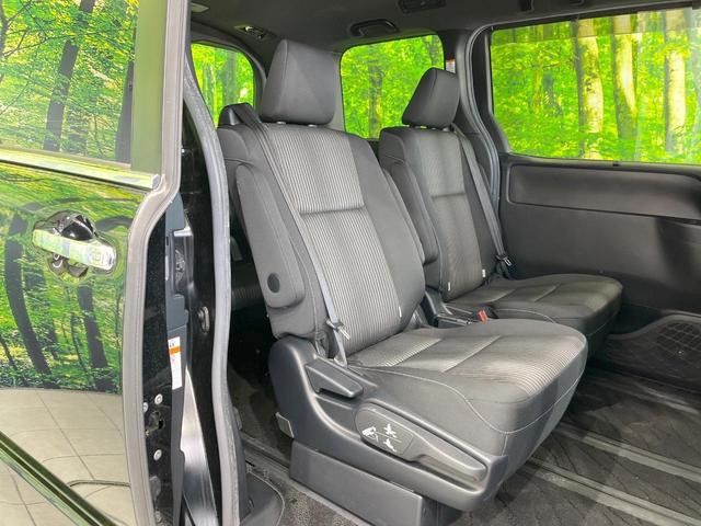 ヴォクシー ＺＳ　煌　両側電動ドア　衝突被害軽減システム　禁煙車　ドラレコ　スマートキー　ＬＥＤヘッド　ＥＴＣ２．０　クルコン　純正１６インチアルミ　オートハイビーム　車線逸脱警報　オートライト　デュアルエアコン（12枚目）