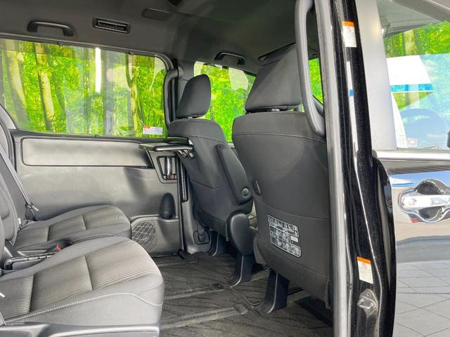 ヴォクシー ＺＳ　煌　両側電動ドア　衝突被害軽減システム　禁煙車　ドラレコ　スマートキー　ＬＥＤヘッド　ＥＴＣ２．０　クルコン　純正１６インチアルミ　オートハイビーム　車線逸脱警報　オートライト　デュアルエアコン（54枚目）