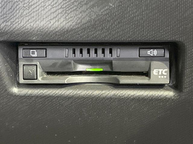 アクア S 純正SDナビ バックカメラ 衝突被害軽減システム 禁煙車 LEDヘッド ビルトインETC オートライト オートエアコン Bluetooth CD DVD再生 フルセグ LEDフォグ(6枚目)