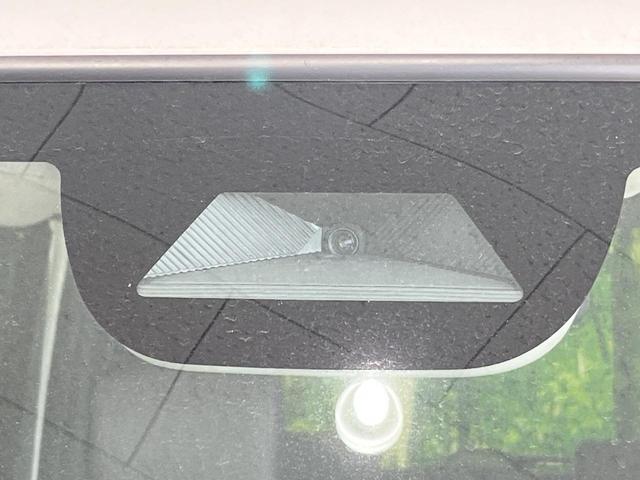 Ｎ－ＢＯＸ ベースグレード　電動スライドドア　衝突被害軽減装置　レーダークルーズ　禁煙車　コーナーセンサー　スマートキー　ＬＥＤヘッド　車線逸脱警報　誤発信抑制装置　オートエアコン　ＣＤプレイヤー　盗難防止装置（4枚目）