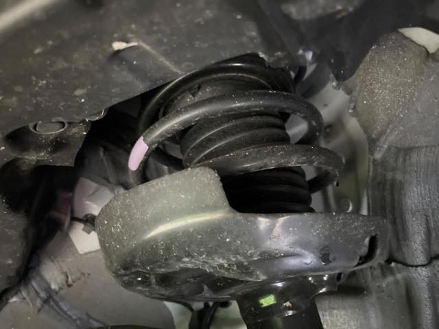 プリウス Ｚ　禁煙車　純正１２型ナビ　全周囲カメラ　ＥＴＣ２．０　Ｂｌｕｅｔｏｏｔｈ再生　フルセグＴＶ　パワーバックドア　シートベンチレーション　アクセサリーコンセント　ステアリングヒーター　レーダークルーズ（68枚目）