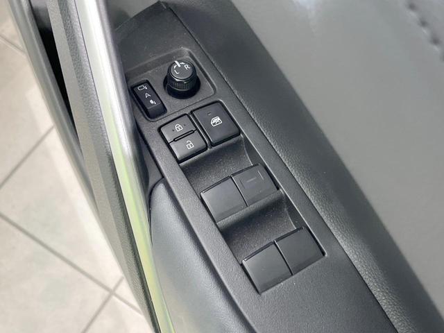 カローラクロス ハイブリッド　Ｓ　純正１０インチナビ　全周囲カメラ　衝突被害軽減装置　レーダークルーズコントロール　ＥＴＣ　フルセグ　ｂｌｕｅｔｏｏｔｈ　１７インチアルミ　誤発信抑制装置　車線逸脱時警報システム　ＬＥＤヘッド（49枚目）