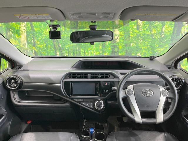 アクア Ｇブラックソフトレザーセレクション　純正ＳＤナビ　バックカメラ　禁煙車　レザーシート　ドラレコ　コーナーセンサー　スマートキー　ＥＴＣ　クルコン　純正　オートライト　オートエアコン　Ｂｌｕｅｔｏｏｔｈ　ＣＤ　ＤＶＤ再生（2枚目）